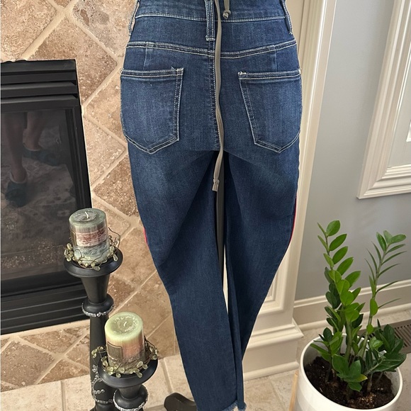 No boundaries super slim high rise jeans. - Picture 6 of 7